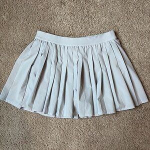 Lululemon Light Gray Pleated Tennis Athletic Skirt Skort Size 8
